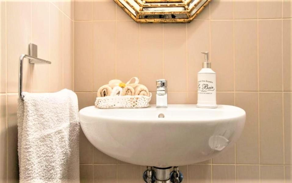 Charming Suite Cavour Heart Of Florence Luaran gambar